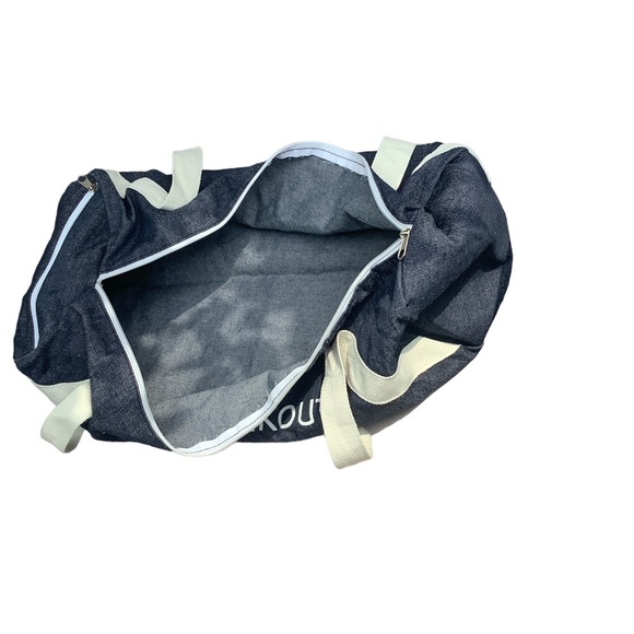 “Will Workout for Cup Cakes" Gym Bag Gently Used - Picture 3 of 4